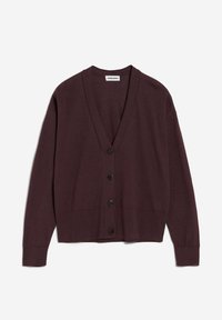 Cardigan boutonné violet foncé à manches longues et poignets côtelés, présenté à plat sur un fond blanc.
