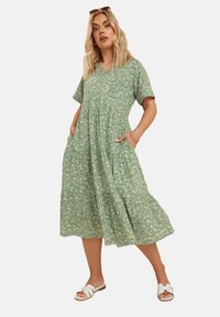 Yours Clothing FLORAL TIERED  - Vardagsklänning - light green