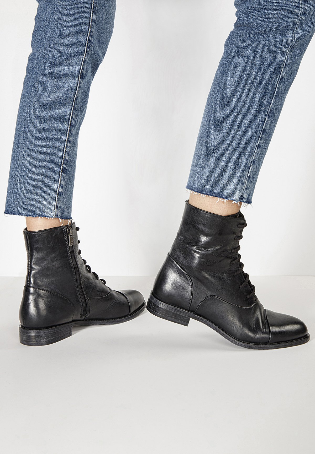 bottines noir lacets