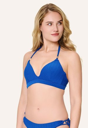 Niebieski top bikini z teksturowanym wzorem, głębokim dekoltem w kształcie litery V, ramiączkami na szyję i bezszwową opaską pod biustem.