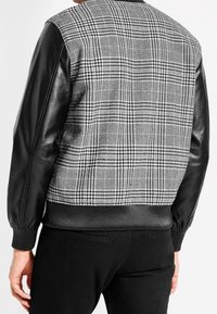 Guess Giubbotto Bomber - grey