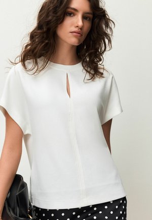 REGULAR FIT - SHORT SLEEVE KEYHOLE CREW NECK - T-shirts basic - ecru