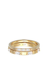 Sæt af guldbelagte ringe bestående af en glat ring og en dekorativ ring med rektangulære cubic zirconia sten, mærket 925 for sterling sølv.