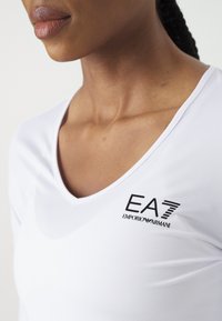 EA7 Emporio Armani TENNIS PRO CLASSIC TEE - Ilgarankovis viršutinės dalies drabužis - white