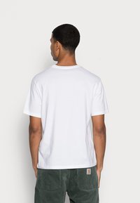 Levi's® RELAXED FIT - Apdrukāts T-krekls - poster white