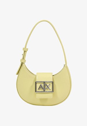 Bolso de hombro de cuero amarillo con una hebilla plateada rectangular con el logo "AX" en la solapa frontal y una correa ajustable.