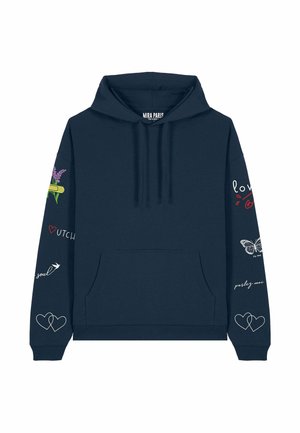 Marineblaues Hoodie aus weichem Baumwollmaterial, mit einer vorderen Tasche, verstellbarem Kapuzenzug und lebhaften grafischen Designs auf den Ärmeln.