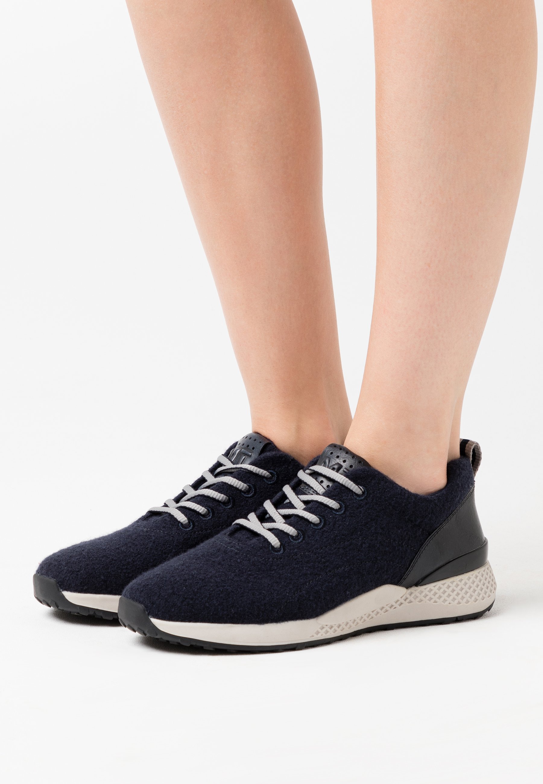 Marco Tozzi LACE UP Joggesko navymørkeblå Zalando.no Marco Tozzi LACE UP Joggesko navymørkeblå Zalando.no