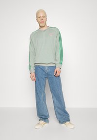 adidas Originals Sweatshirt - green