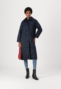 Barbour BARBOUR THE EDIT BY ALEXA AMY QUILTED JACKET - Zimní kabát - navy/cool blue