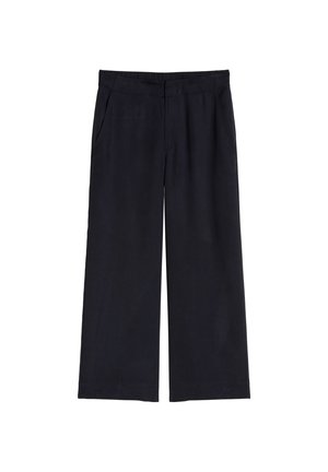 Schwarze Hosen mit weitem Bein, Seitentaschen und flachem Bund, präsentiert vor weißem Hintergrund.