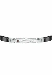 Bracciale in metallo argento con maglie rettangolari, caratterizzato da una maglia con accento nero. Incisione del logo "SECTOR" con dettagli rossi e bianchi.