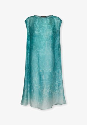 Vestido turquesa sin mangas, suelto, con un sutil estampado floral y cuello redondo, largo hasta el tobillo con un efecto degradado ligero en el dobladillo.