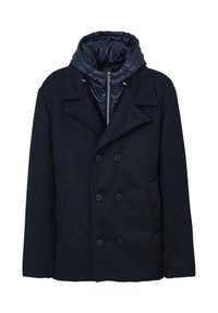 Cappotto blu navy con design doppiopetto, tessuto testurizzato e cappuccio lucido staccabile. Presenta grandi bottoni e tasche laterali.