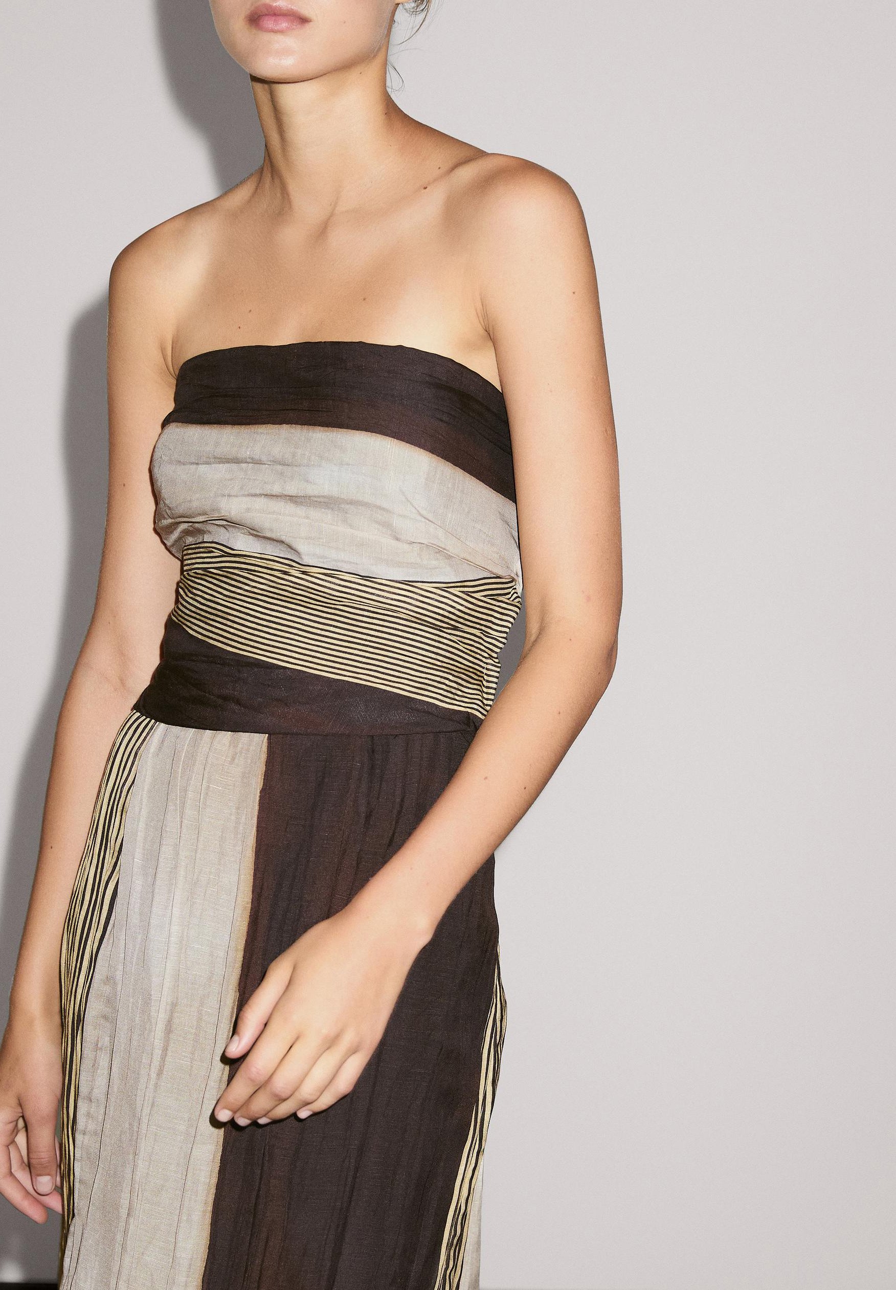 【Massimo Dutti】Strapless dress with gathered detail Massimo Dutti STRAPLESS WITH GATHERED DETAIL - Day dress