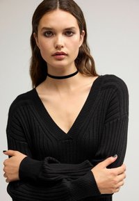 Next V-NECK  - Svetr - black