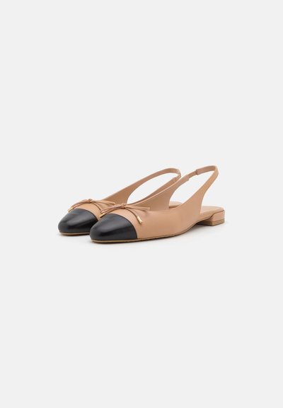 Stuart Weitzman SLEEK BOW SLINGBACK FLAT - Sling-Ballerina - adobe/black