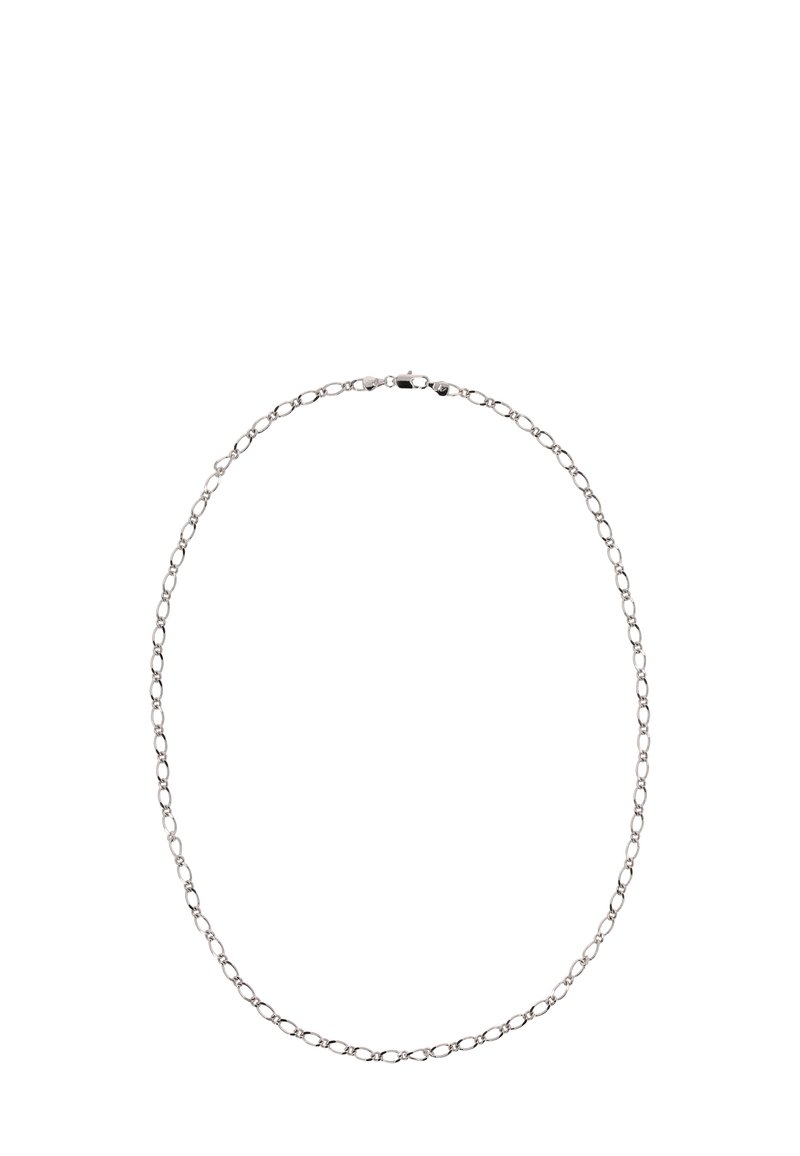 Srebrny naszyjnik z ogniwami w kształcie owalu, z prostym zapięciem. Gładka tekstura z polerowanym wykończeniem, zaprojektowany w minimalistycznym stylu.