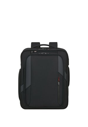 Schwarzer rechteckiger Rucksack mit mehreren Reißverschlussfächern, gepolsterten Schulterriemen und einem oberen Tragegriff.