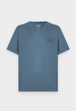 Blauw T-shirt met ronde hals van zacht katoen. Voorzien van korte mouwen en een subtiel logo in donkerblauw op de borst. Gladde textuur, casual ontwerp.