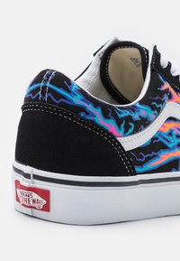 Vans OLD SKOOL UNISEX - Sapatilhas - black/true white