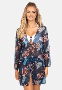 Niebieski i różowy zwiewny kimono w kwiatowy wzór z długimi rękawami i wiązaniem w talii, z głębokim dekoltem w kształcie V oraz otwartym przodem.