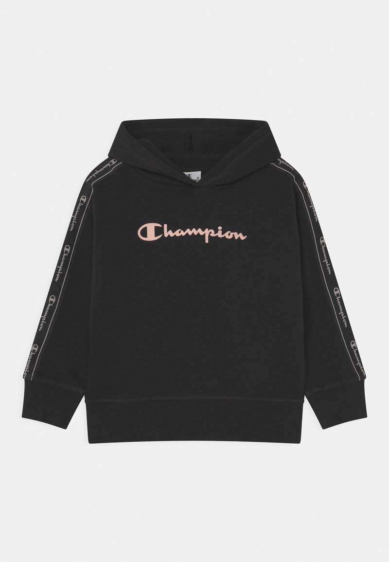 Sweat à capuche noir Champion avec logo rose sur la poitrine et bande de logos répétée le long des manches, doté d'une capuche et de poignets et ourlet côtelés.