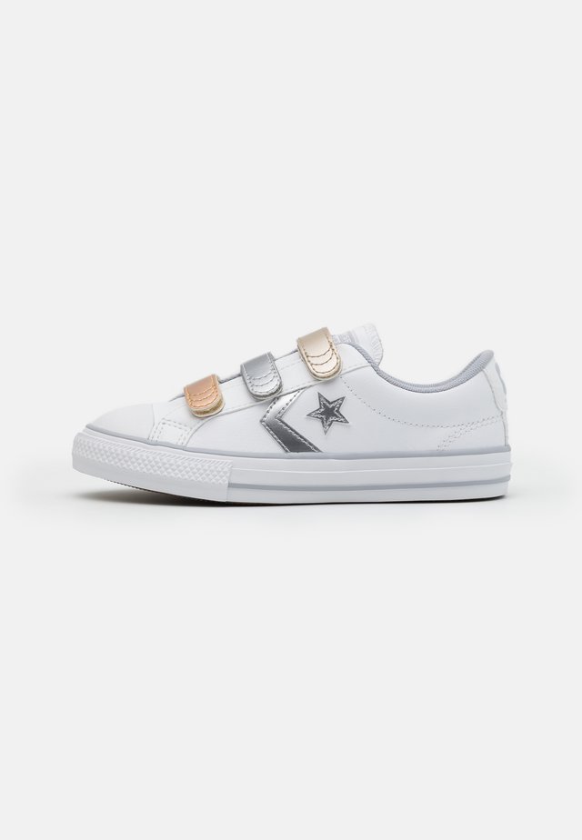 STAR PLAYER - Sneaker low - white/gravel/metallic