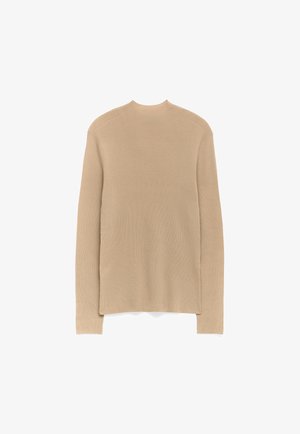 Beige Langarmpullover mit hohem Kragen, der ein strukturiertes Strickmuster, einen geraden Schnitt und seitliche Schlitzdetails am Saum aufweist.