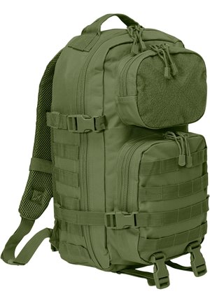 Grüner taktischer Rucksack mit mehreren mit Reißverschluss versehenen Fächern, MOLLE-Bänder für Befestigungen und gepolsterten Mesh-Schultergurten.