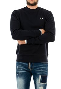 Schwarzer Sweatshirt mit rundem Halsausschnitt, gerippten Bündchen mit weißen Streifen und einem kleinen gestickten Logo auf der Brust.