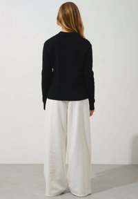 Authentic Cashmere Maglione - black