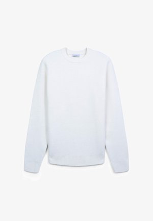 Weißer Pullover mit rundem Halsausschnitt, langen Ärmeln sowie Rippbündchen und -saum. Hergestellt aus weichem, strukturiertem Stoff ohne Muster oder Verzierungen.