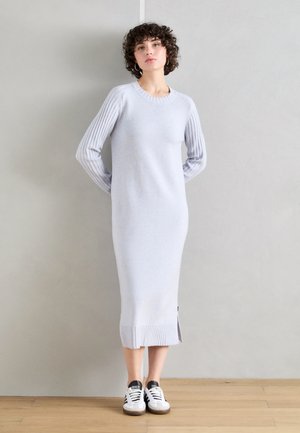 DRESS WOMAN - Svetríkové šaty - oyster