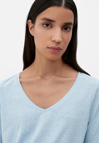 s.Oliver À BORD ROULOTTÉ - T-shirt basic - hellblau
