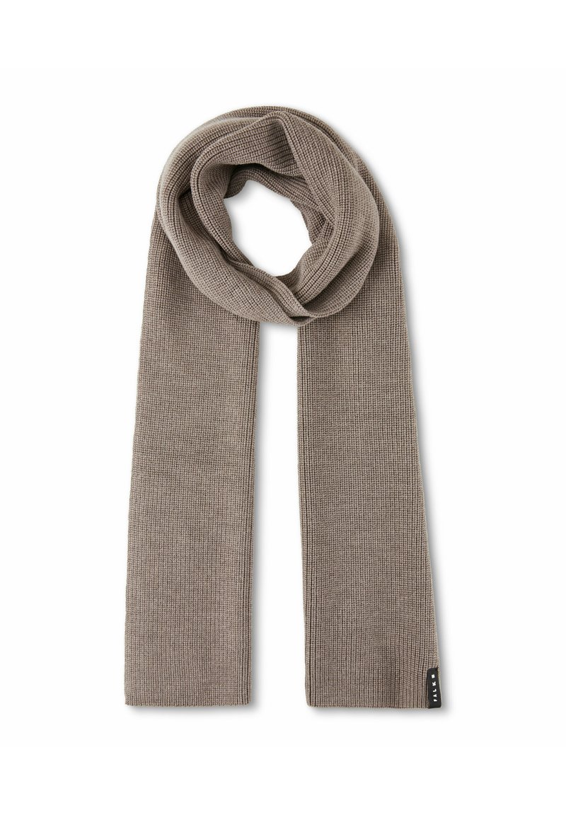 Écharpe tricotée marron avec une texture côtelée, dotée d'un design en boucle et d'une petite étiquette de marque à une extrémité. Matériau doux et léger.