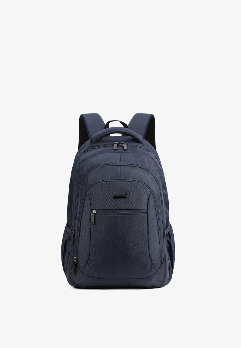 Zaino blu navy realizzato in tessuto testurizzato, dotato di spallacci imbottiti, numerosi scomparti con zip e una maniglia superiore per il trasporto.