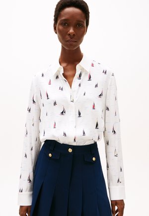 Tommy Hilfiger FLUID REGULAR SHIRT - Button-down blouse - ivory silk