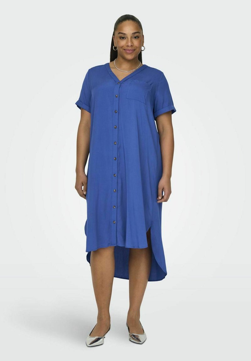 ONLY Carmakoma CARNEWDENIZIA SS CALF - Rochie tip cămașă - dazzling blue