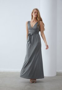 Anna Field Maxi ruha - khaki