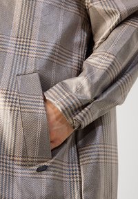 Scotch & Soda COATED RAINCOAT - Cappotto classico - taupe