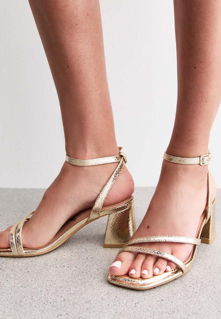 New Look Wide Fit - WIDE FIT BLOCK HEEL - Sandals - gold, Enlarge