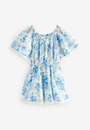 Cvjetna haljina s plavim i zelenim uzorcima cvijeća na svijetloj pozadini, s elastičnim gornjim dijelom bez naramenica i čipkastim rubovima na rukavima.