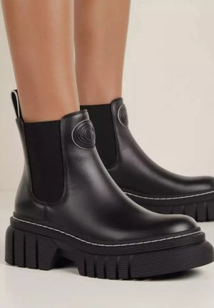 Guess, USA COMBAT - Plateaustiefelette - black