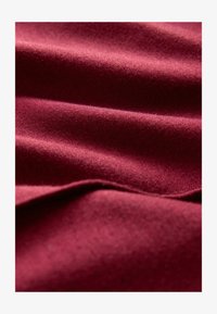 Valimata, new black dark red