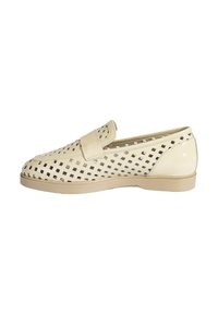 Beige durchbrochene Slipper mit einem glatten Leder-Obermaterial, einer flachen Gummisohle und einem breiten Riemen über dem Vorderfuß zur Unterstützung.