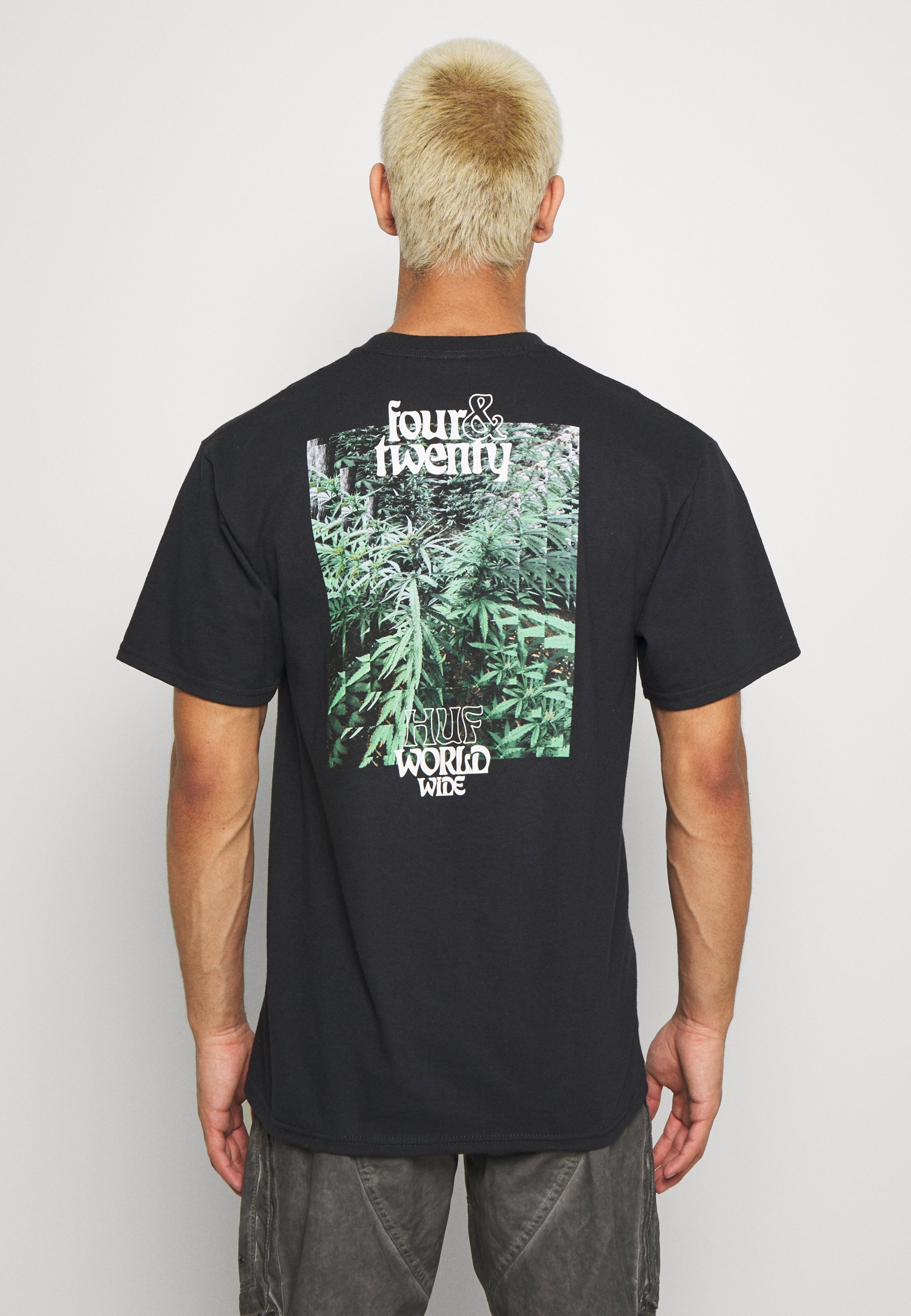 HUF FOUR AND TWENTY TEE T shirts med print black HUF FOUR AND TWENTY TEE - T-shirts med print - black