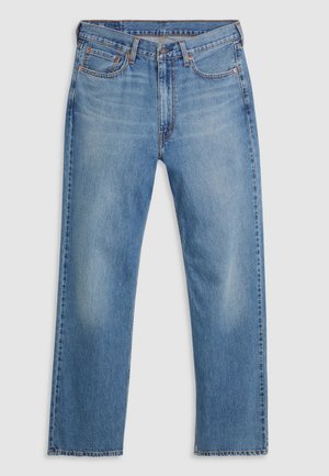 Blauwe straight-leg denim jeans met een sluiting van knoop en rits aan de voorkant, riemlussen en een vijf-pocketontwerp op een witte achtergrond.