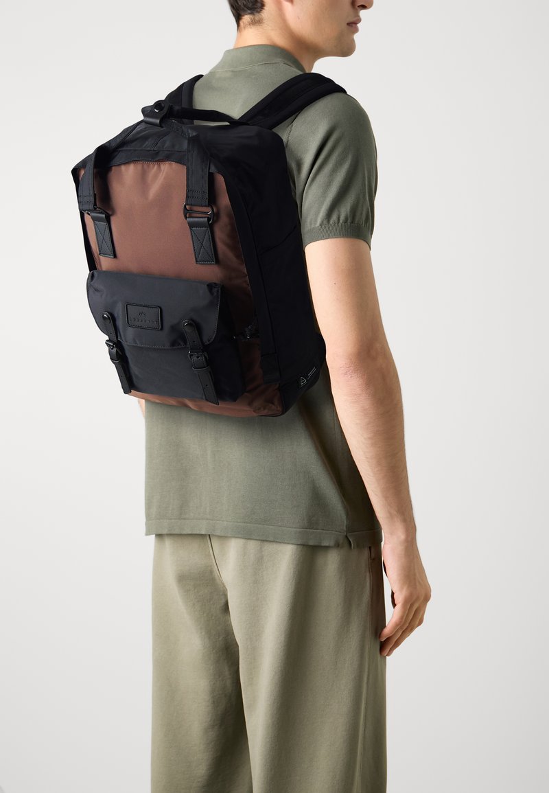 Doughnut MACAROON LARGE GO WILD SERIES BACKPACK UNISEX - Malý batoh - black/brown