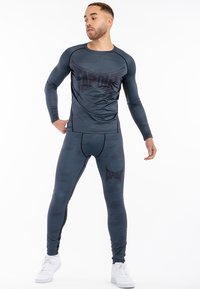 Tapout FUNKTIONSL PASSFORM MAPLETON - Treniņtērpa apakšdaļas - steel blue black